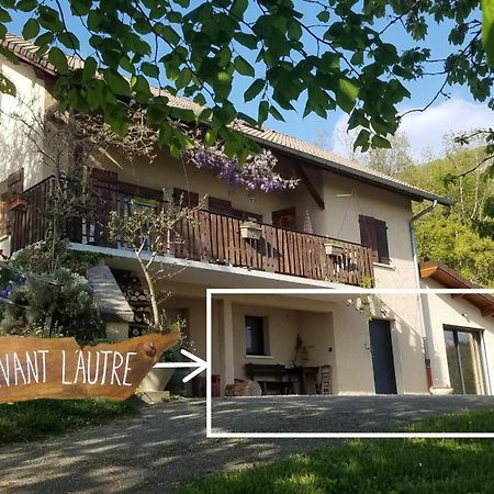 Un Pied Devant L'Autre Sainte-Marie-D'Alvey Exteriör bild