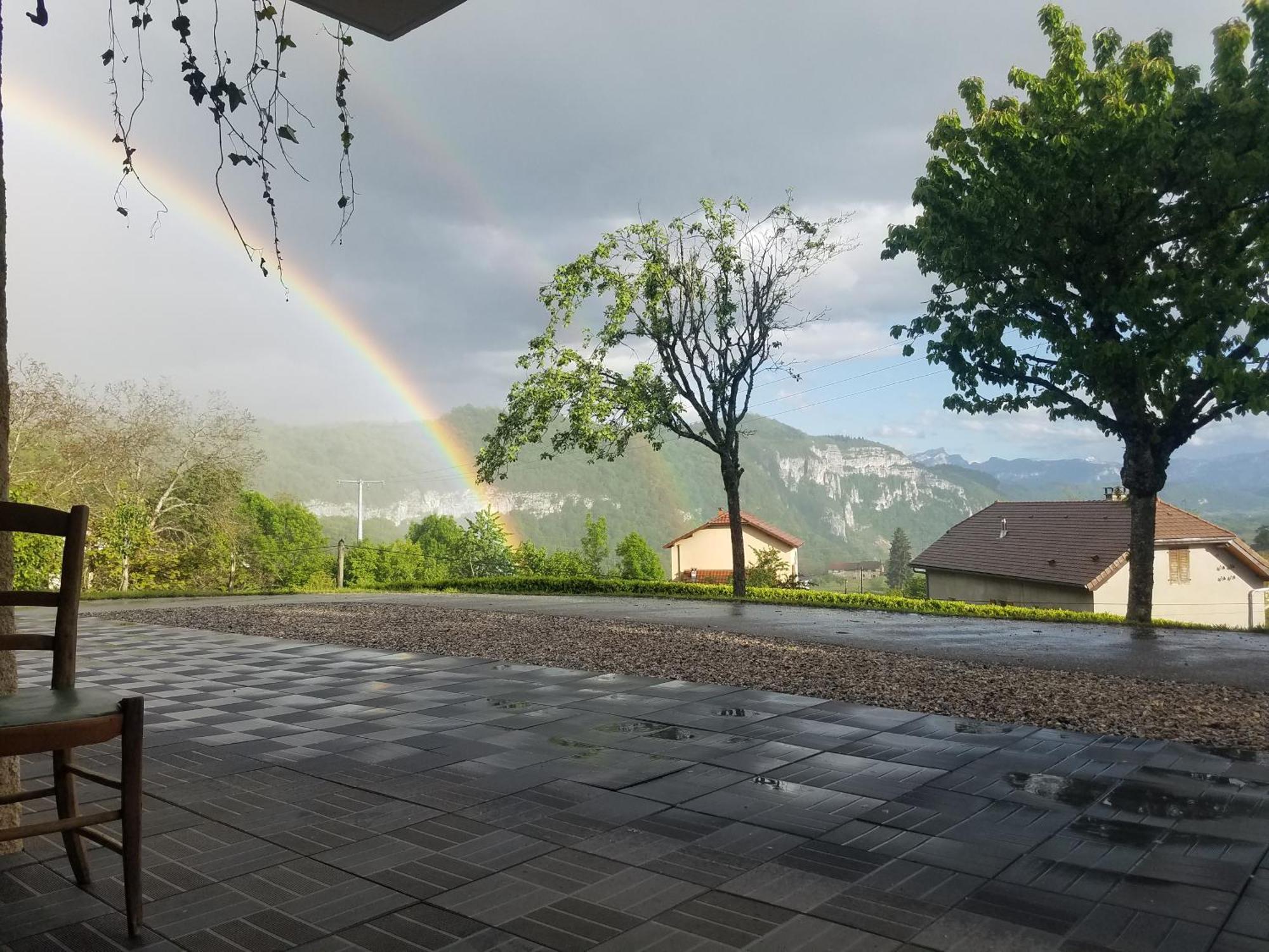 Un Pied Devant L'Autre Sainte-Marie-D'Alvey Exteriör bild
